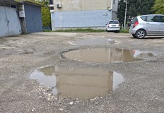 Община Русе не е положила капка асфалт въпреки събирането на