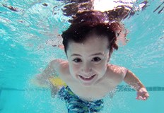 Хлорът в басейните крие риск от сериозни очни инфекцииХлорът е