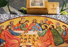 Днес християните отбелязват най важния ден от Страстната седмица с умиването