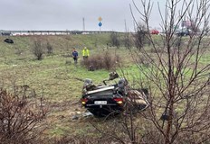 Шофьори спасиха пътниците от преобърнатия автомобил край КостенецПет пътни произшествия