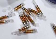 Криминалисти откриха 12 стъклени пълнителя тип вейп съдържащи канабиноиди при
