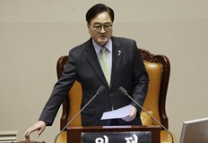 Председателят на парламента в страната настоява за промени в конституциятаПредседателят