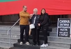 Шофьорът на ТИР а спрял но не помогнал на умиращото момичеПотресаващи