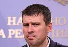 Председателят на ПГ на Величие заяви че избира сътрудници които