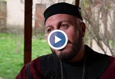 Никола Ангелов разделя деня си между волана и класните стаи