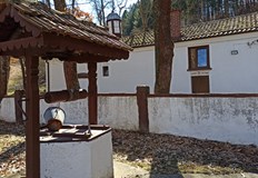 Кметът на Батановци съобщи че в храма Свети Спас са