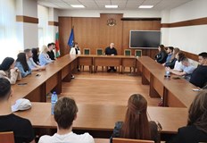 Зам председателят на съда проведе първата среща с бъдещите юристиВторокурсниците от