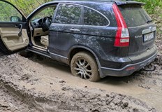 Неподготвена шофьорка се изгуби по пътя към Дивотинския манастир Св