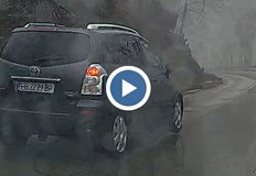 Свидетел засне драматичния момент и сигнализира властитеОпасен инцидент с потенциално