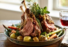 Агнешкото е златната мина на празничната трапезаКогато търсим едновременно вкусна