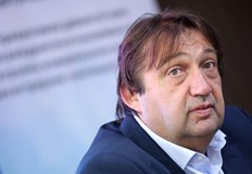 Имаме инхаус който е платен без да имаме проекти заяви