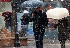 Студен фронт носи сняг и поледици в Русе очакват се