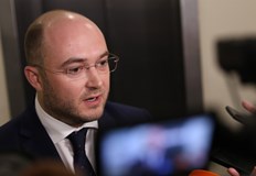 Проверките разкриха схема за отнемане на жилища от възрастни хора