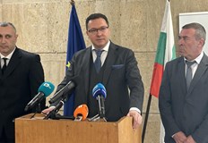 Вътрешният министър Даниел Митов обяви нови мерки за справяне с