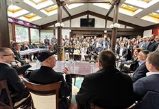 Собственикът на имота твърди че Ахмед Доган и привържениците му