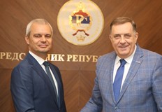 Лидерът на Възраждане се срещна с подлежащия на международни санкции