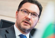 Даниел Митов обяви че са извършени проверки и директорът е