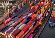 Китай отговори с мита до 200 поставяйки малките икономики между