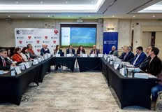 Организациите питат защо кръглата маса е проведена в хотел а