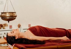 Цялостен подход към физическото психическото и духовното здраве на човекаАюрведа