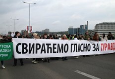 Студенти и граждани в цялата страна продължават да искат отговорност