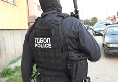 Извършват се претърсвания на няколко адреса в квартал Кръстова вада Трима