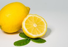 Лимонът – полезен цитрус но не е панацея срещу ракаЛимонът