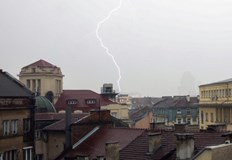 Над 80 от старите сгради у нас са без мълниезащита