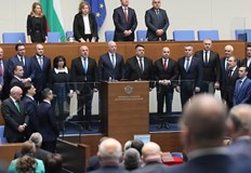 Само 54 депутати подкрепиха искането за оставка на правителствотоПравителството начело