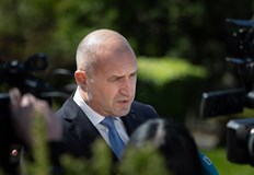 Българските лидери отдадоха почит на понтификаСветият престол съобщи днес за