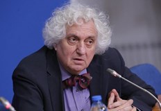 Медийният експерт разкритикува моралния упадък и липсата на граждански протестиДоц