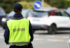 Даниел Митов предлага необозначени патрулки да дебнат агресивните шофьориВластите предприемат