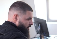 Дебора Михайлова Това е пълна простотияНова и изненадваща версия се