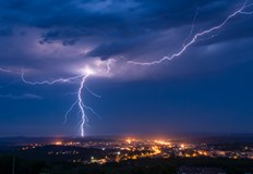 Температурите остават под нормалните за сезонаЗначителна облачност и дъждовно време