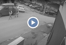 Камери заснеха нападението над две деца на кръстовище в градаШуменската