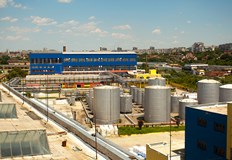 Компанията обжалва наложените глоби и наема независима фирма за проучване