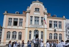 Пет духовни училища в страната ще си поделят близо 5 7