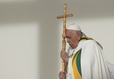 Швейцарската гвардия вече репетира погребалната церемония за 88 годишния духовникГлавата на