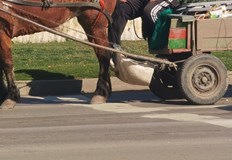 Двама души са леко пострадали при инцидентаДва екипа – полицейски