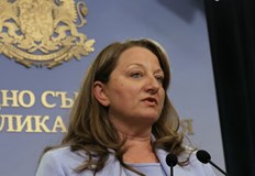 Сачева категорично отрече управляващото мнозинство да е водило преговори с