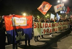 Чуждестранните туристи масово отказват резервации в западната ни съседка посочват