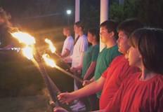 Със заря проверка и преклонение пред героите местните и гости от