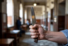 Жената е задържана от полицията след сигнал от училищния персоналСериозен