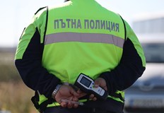 Засилено полицейско присъствие в рисковите отсечки и използване на необозначени