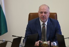 Премиерът изрази солидарност с украинския народ след трагедията в СумиМинистър председателят