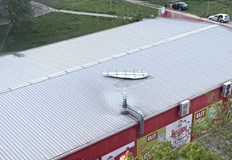 Гражданин алармира за разместена реклама на магазин Пацони но вече