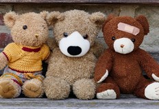 Изследване разкри опасни бактерии по любимите детски играчки които могат