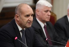 Президентът похвали българската отбранителна индустрия пред Антонио КощаПрезидентът Румен Радев