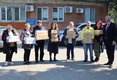 Областният управител Драгомир Драганов дари хранителни продукти и подчерта важността