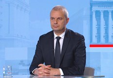 Лидерът на Възраждане критикува влизането на България в еврозоната и